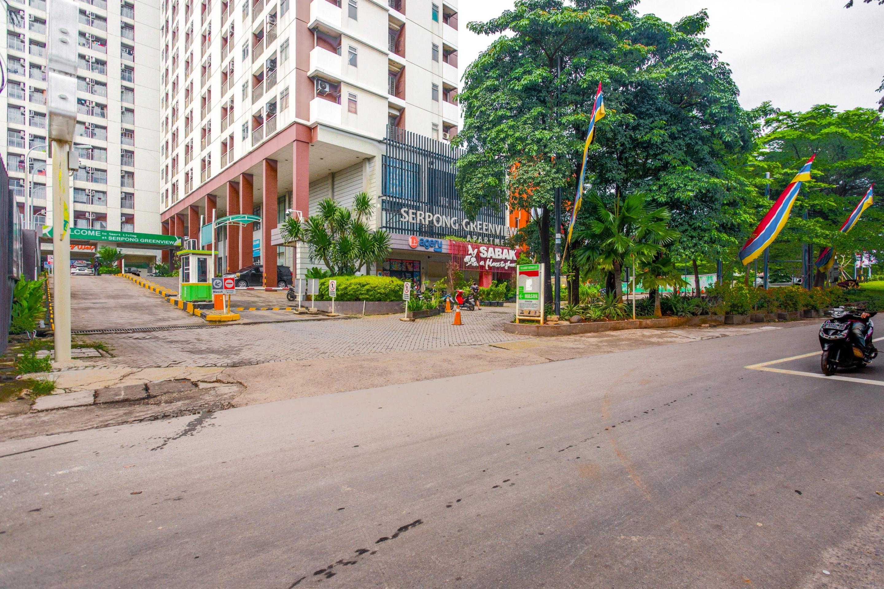 Oyo 2582 Apartemen Serpong Green View Tangerang Exterior photo
